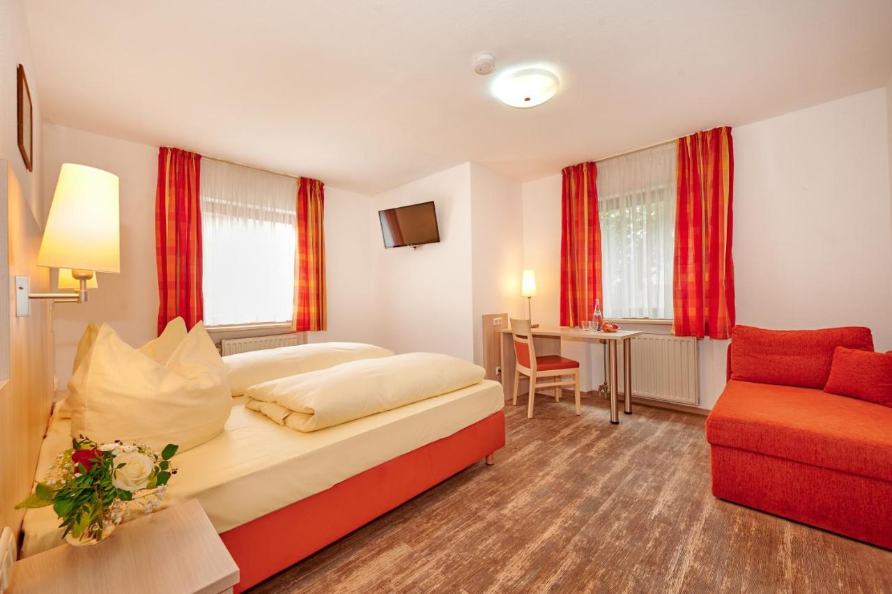 זירנדורף Hotel-Gasthof Bub מראה חיצוני תמונה